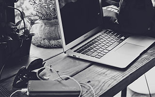 掘金官方晒球员卡通投篮视频：视频中六位球员分别是谁？